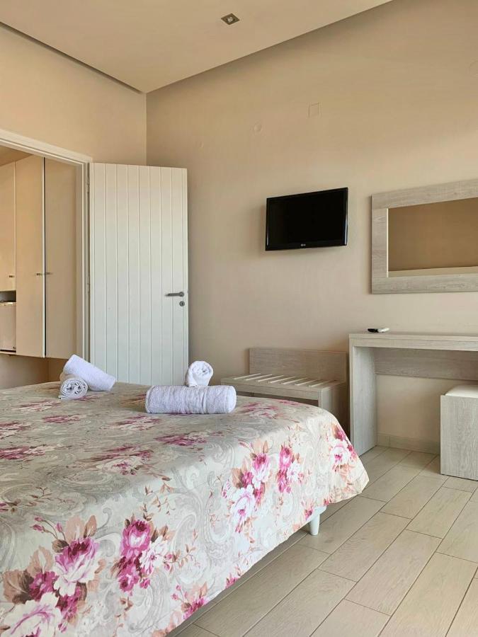 Saradari Beach Hotel - Adults Only Khersónisos Eksteriør bilde
